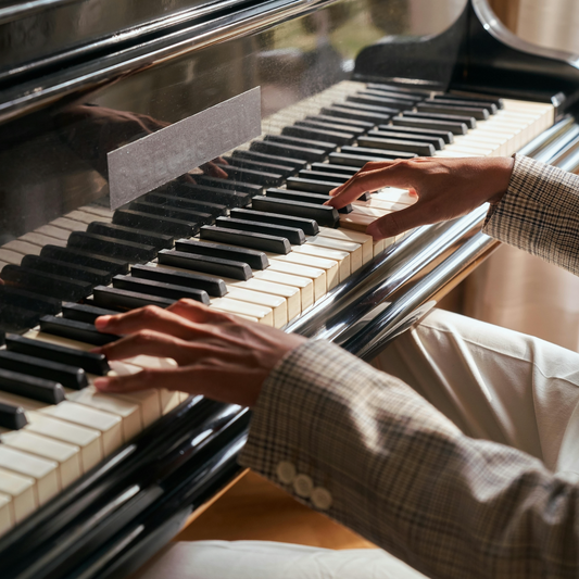Live Pianist